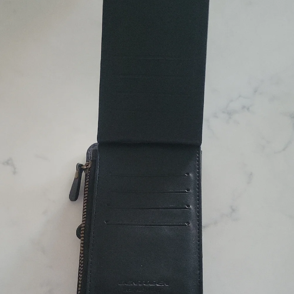 Bentoben Black Leather Wallet with Gold Zipper